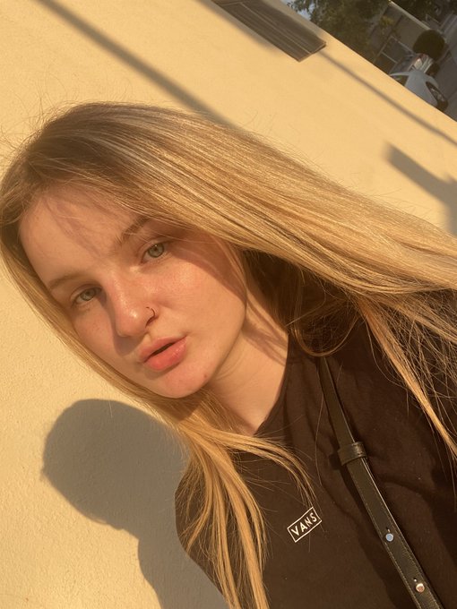 Yanan Alev Topu Taksim Escort 2022